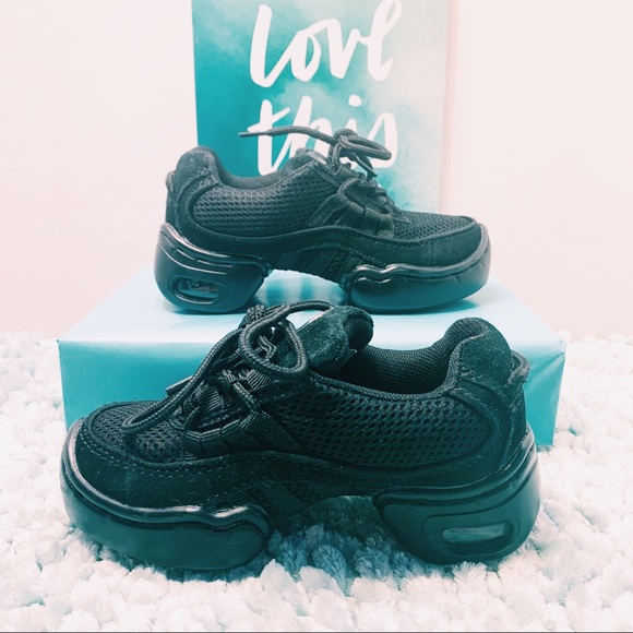 revolution hip hop shoes